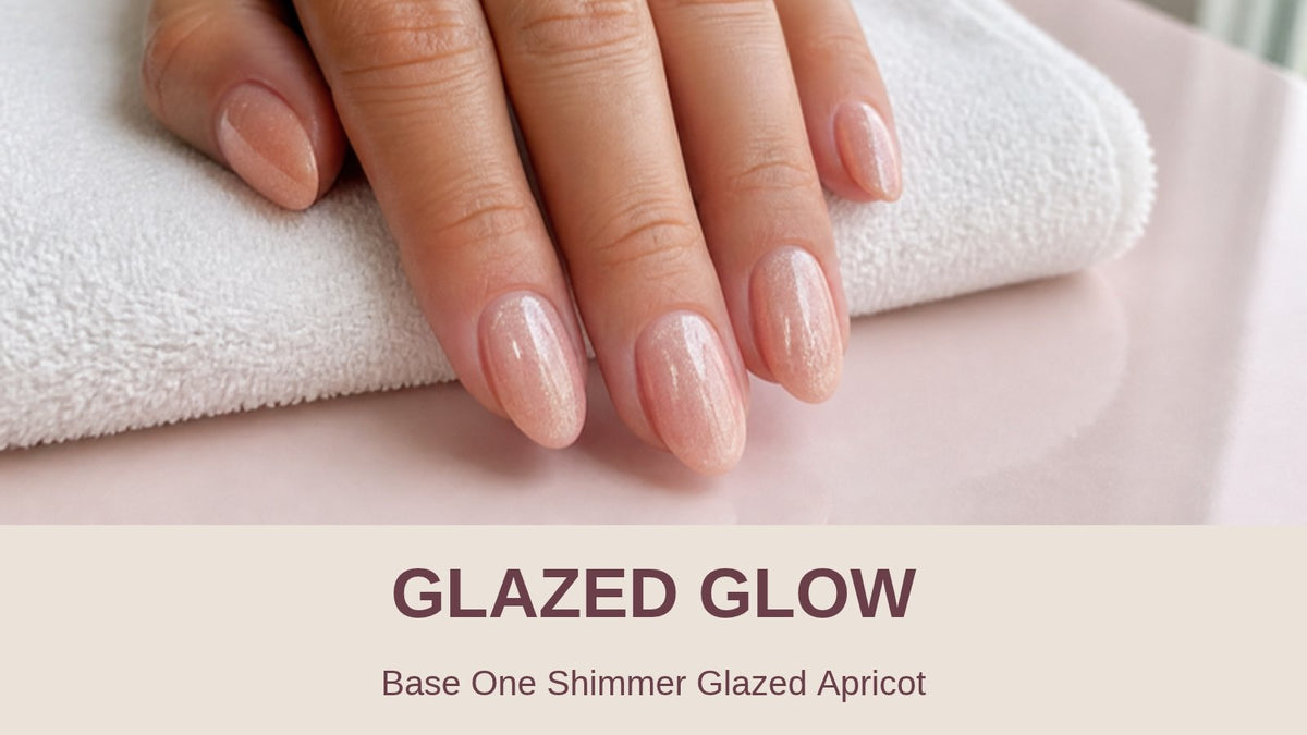 Gelnägel mit BNC Base One Shimmer Glazed Apricot – schimmernder Apricot-Ton auf Mandelnägeln