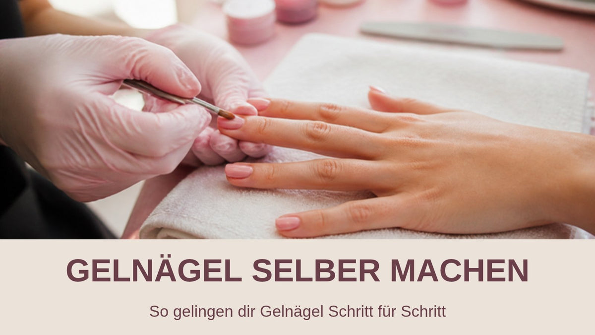 Gelnägel selber machen: Nageldesignerin trägt mit dem Gelpinsel Gel auf den Naturnagel auf