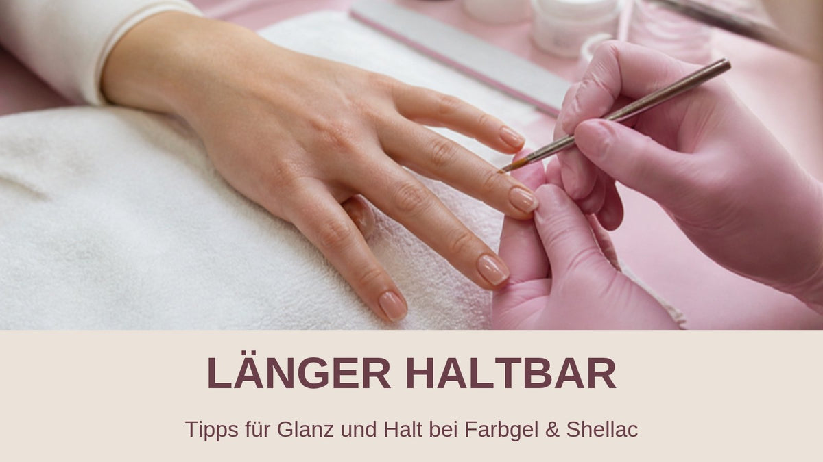 Farbgel und Shellac länger haltbar: Nageldesignerin versiegelt die Nagelkante mit Gelpinsel und Top Coat
