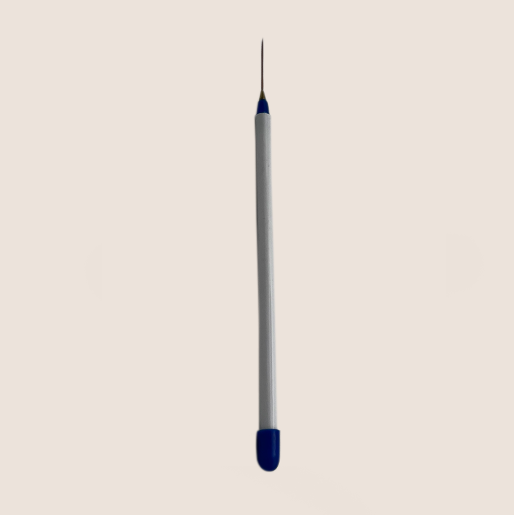 BNC Nailart brush white-blue No. 2 long